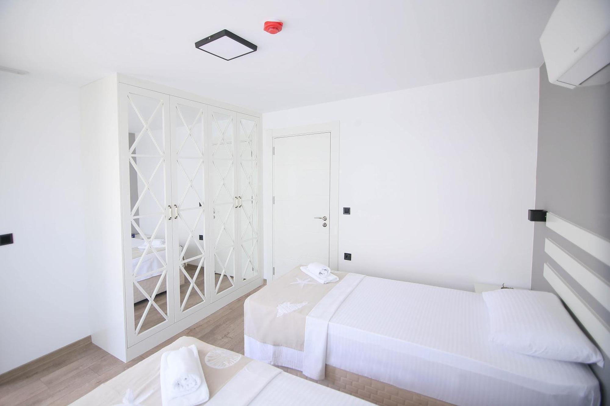 Krem Marin Otel Çeşme Exteriör bild