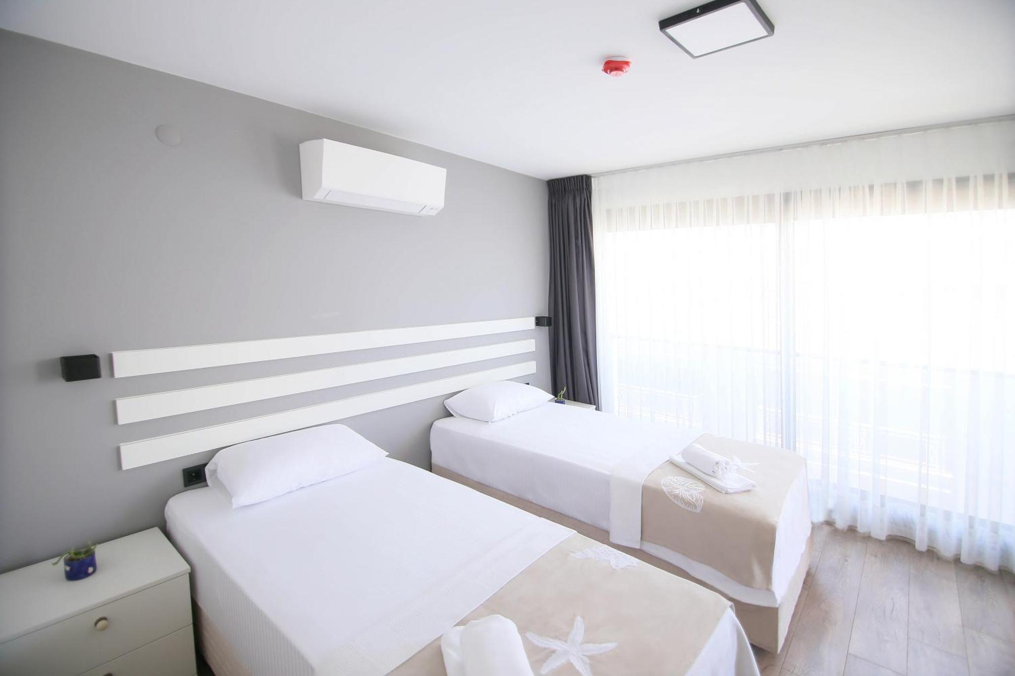 Krem Marin Otel Çeşme Exteriör bild